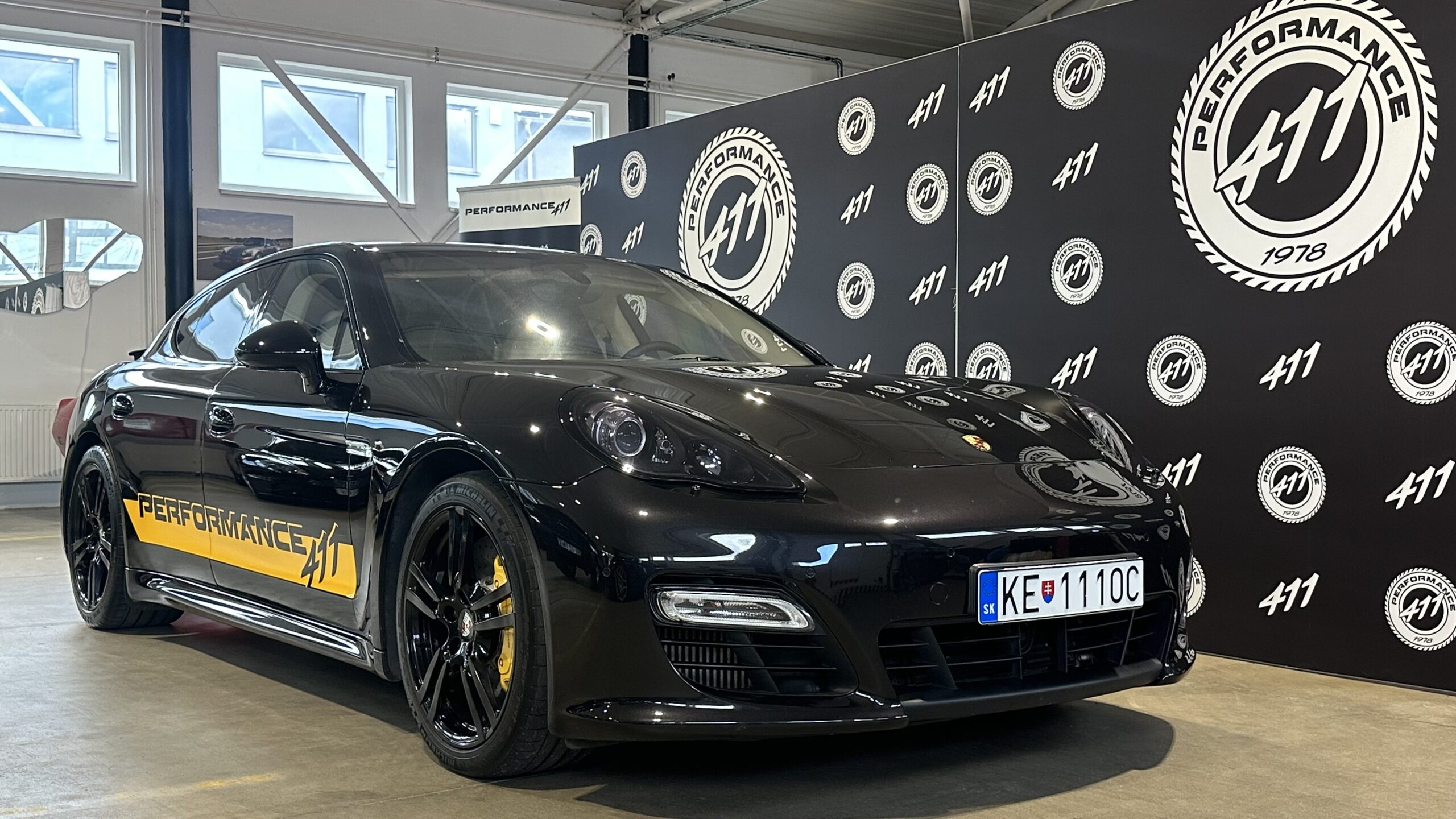 Porsche Panamera Turdo S 977