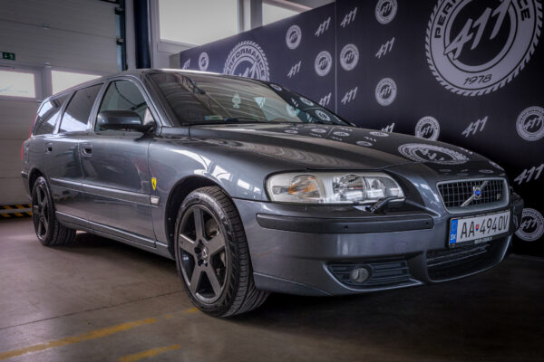 Volvo  V70R