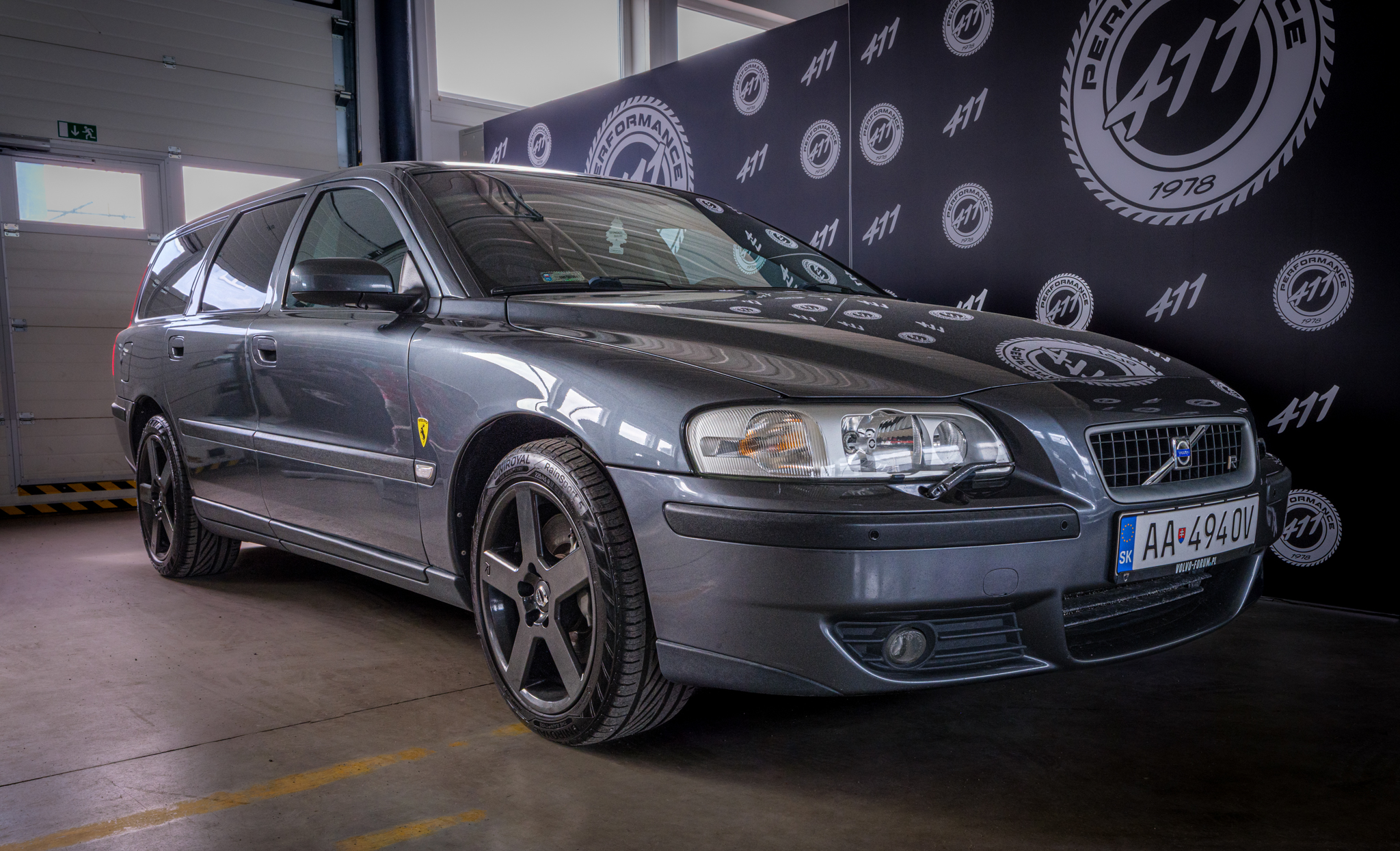 Volvo  V70R